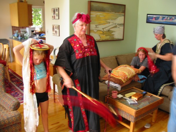 608x456 pixels (73K)