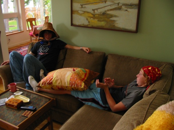 608x456 pixels (61K)