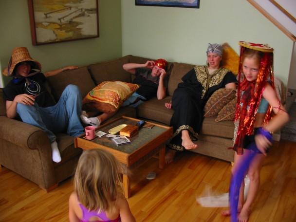 608x456 pixels (62K)